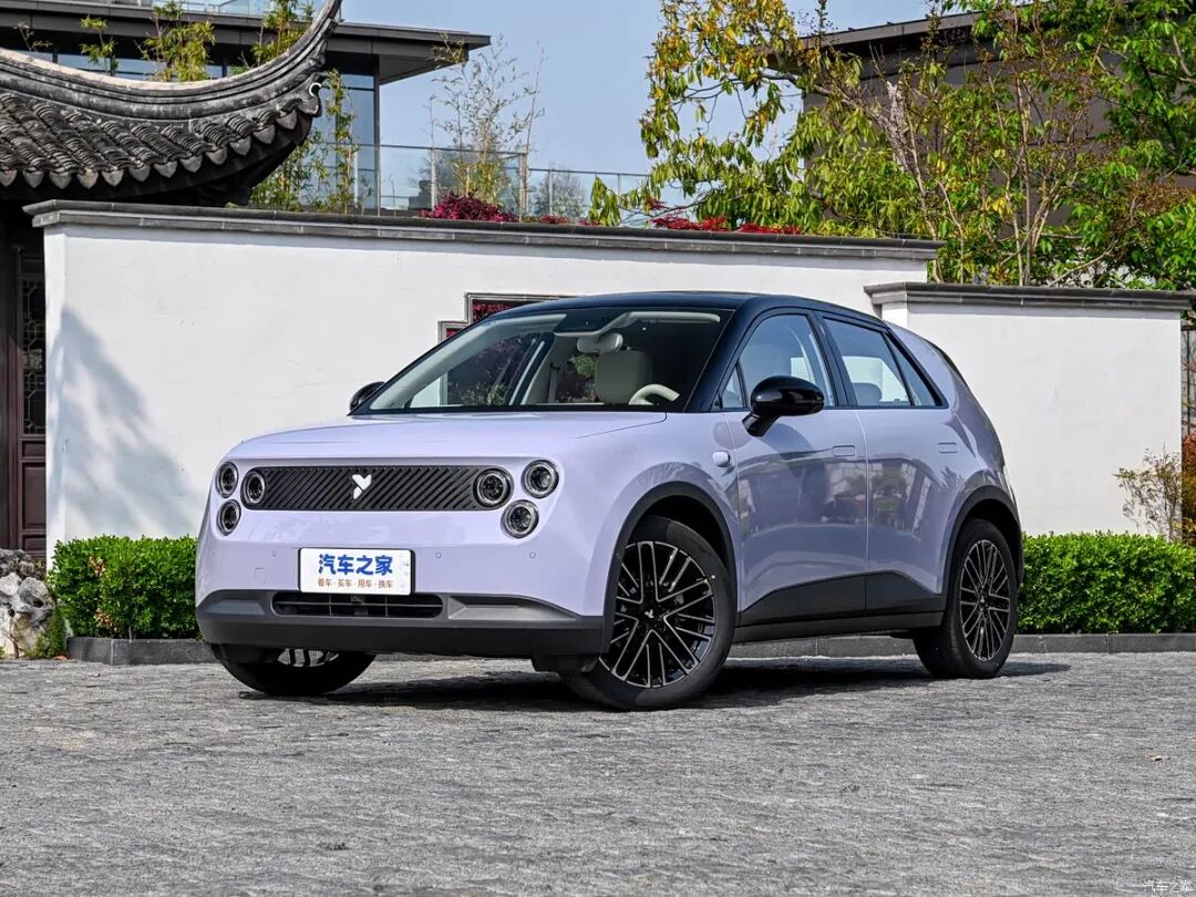 纯电续航420公里,萤火虫右舵版泰国上市,售价约合人民币16.92万!