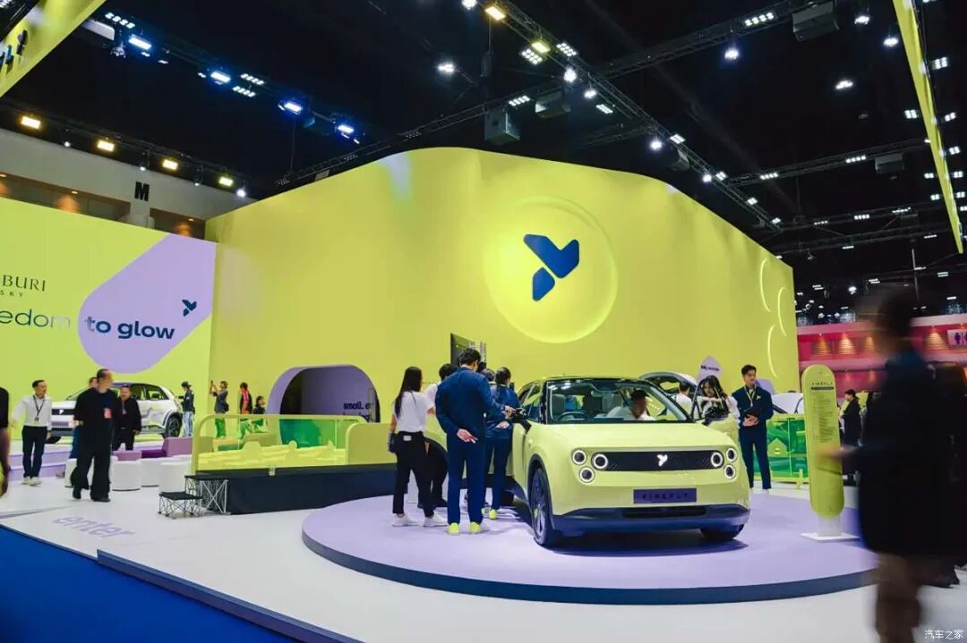 纯电续航420公里，萤火虫右舵版泰国上市，售价约合人民币16.92万！