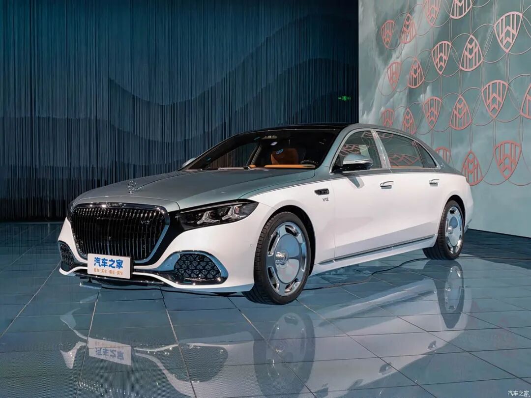 V12发动机，850牛·米+205牛·米，头等舱级体验谁不想要！