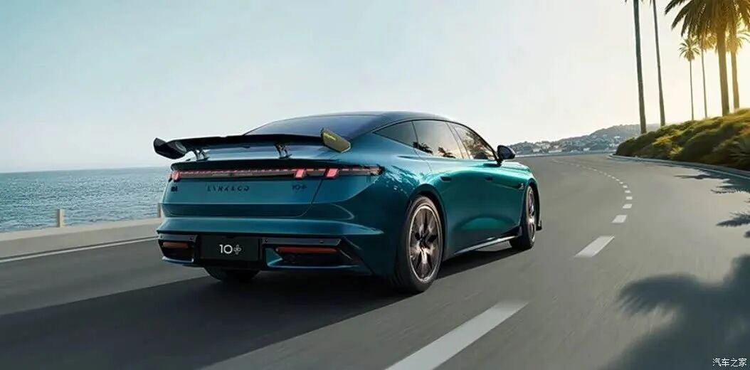 925马力、四驱，碳纤维后扰流板，21英寸锻造轮圈，经典能否再复刻？