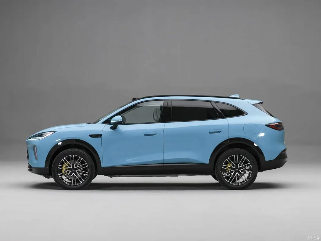 13.99万起,混动SUV“新卷王”“杀”疯了!友商看了都慌?