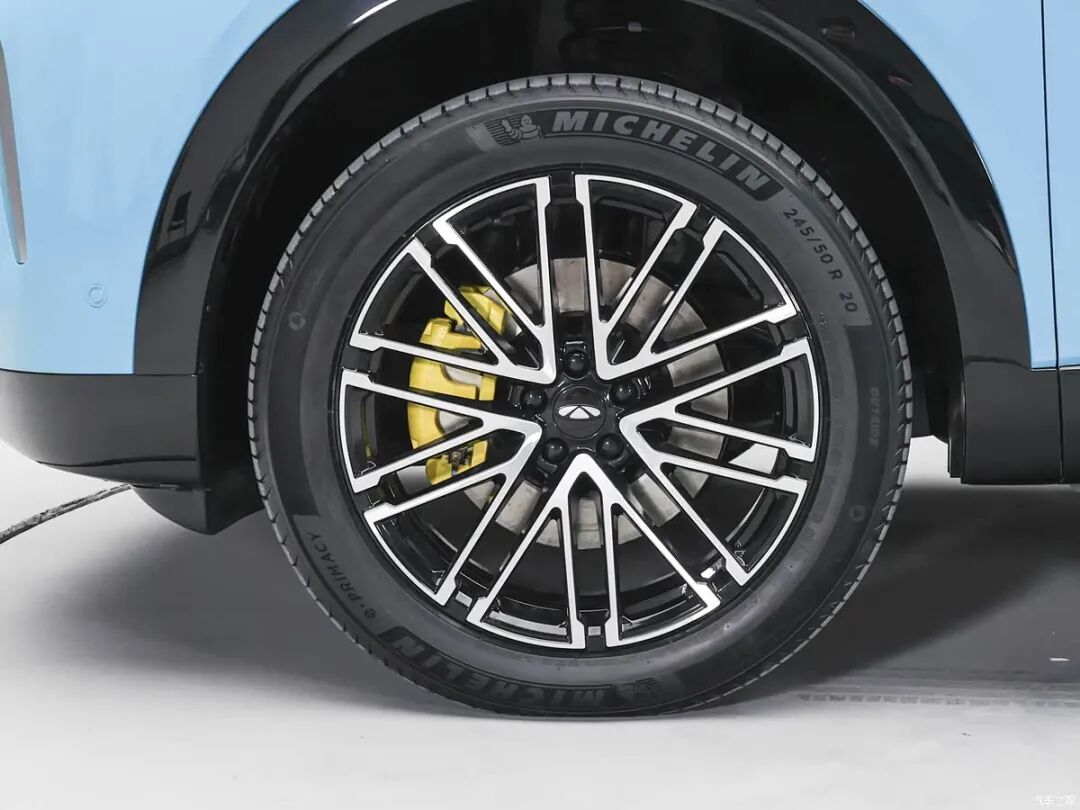 13.99万起,混动SUV“新卷王”“杀”疯了!友商看了都慌?