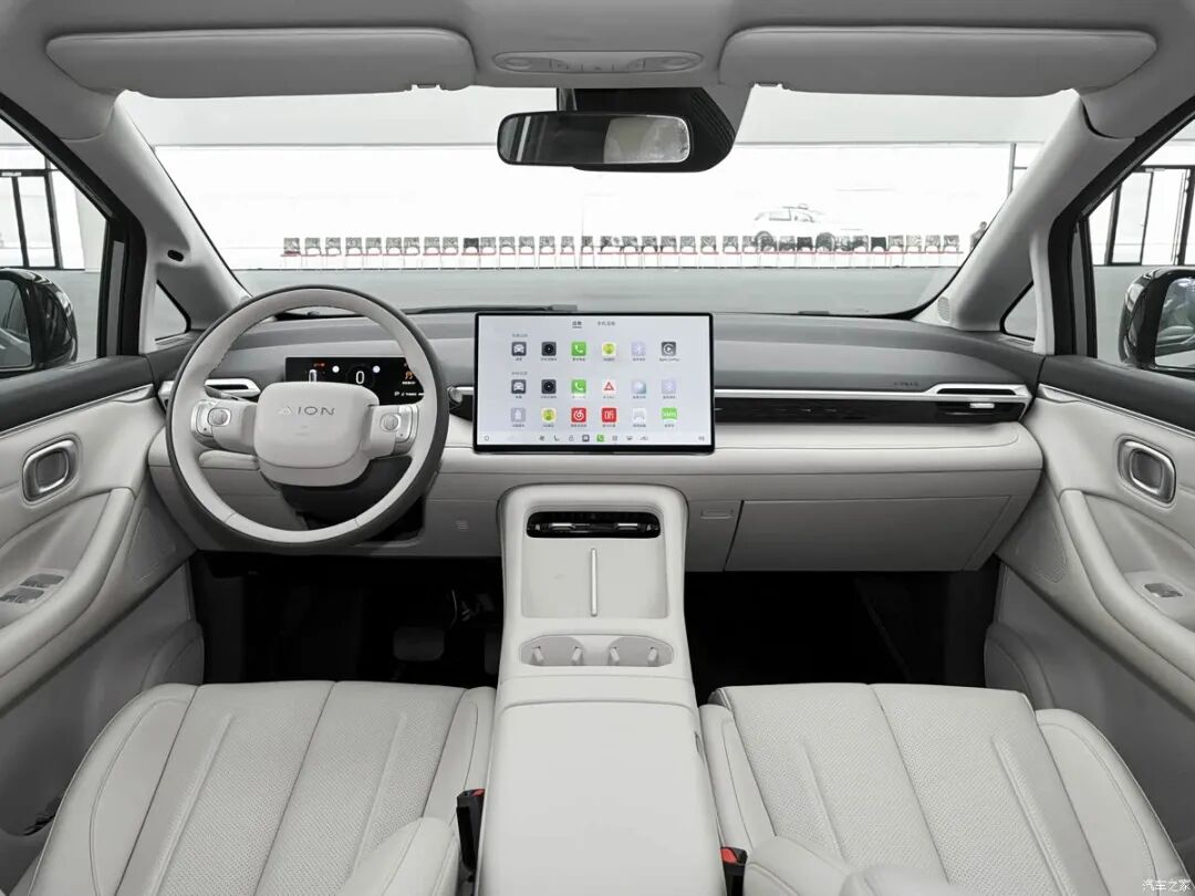 15万买车添新丁!全系标配激光雷达,这车闭眼冲值不值?