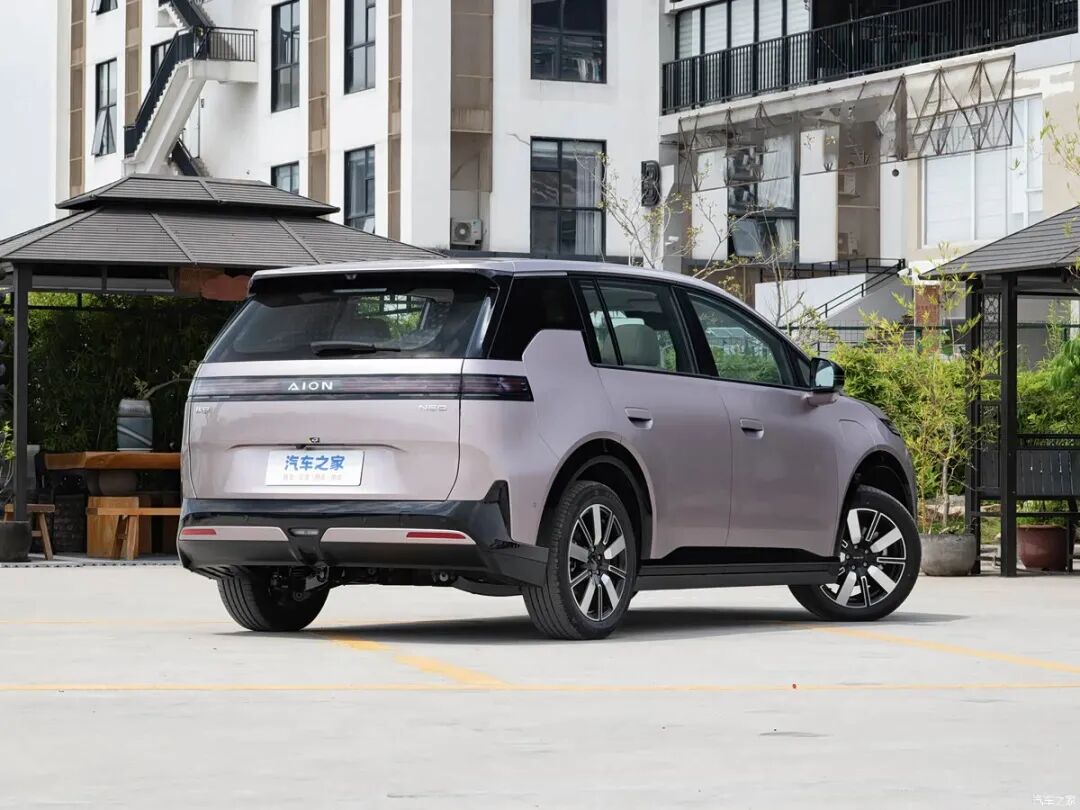 15万买车添新丁!全系标配激光雷达,这车闭眼冲值不值?