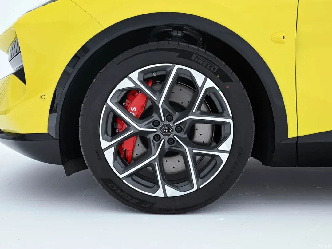 952马力，超跑级性能，50万级无对手？这你买不买？