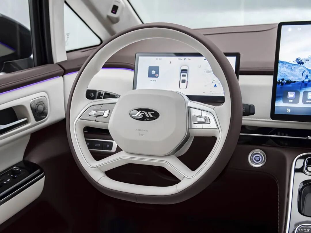 航空座椅+后排大屏！续航1150km，17.69万起就拿下2-2-3大七座！