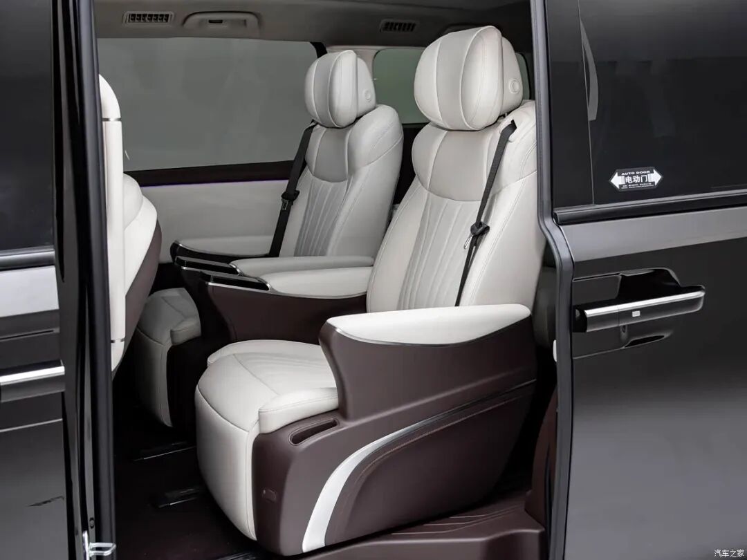 航空座椅+后排大屏！续航1150km，17.69万起就拿下2-2-3大七座！