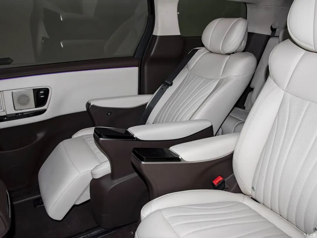 航空座椅+后排大屏！续航1150km，17.69万起就拿下2-2-3大七座！