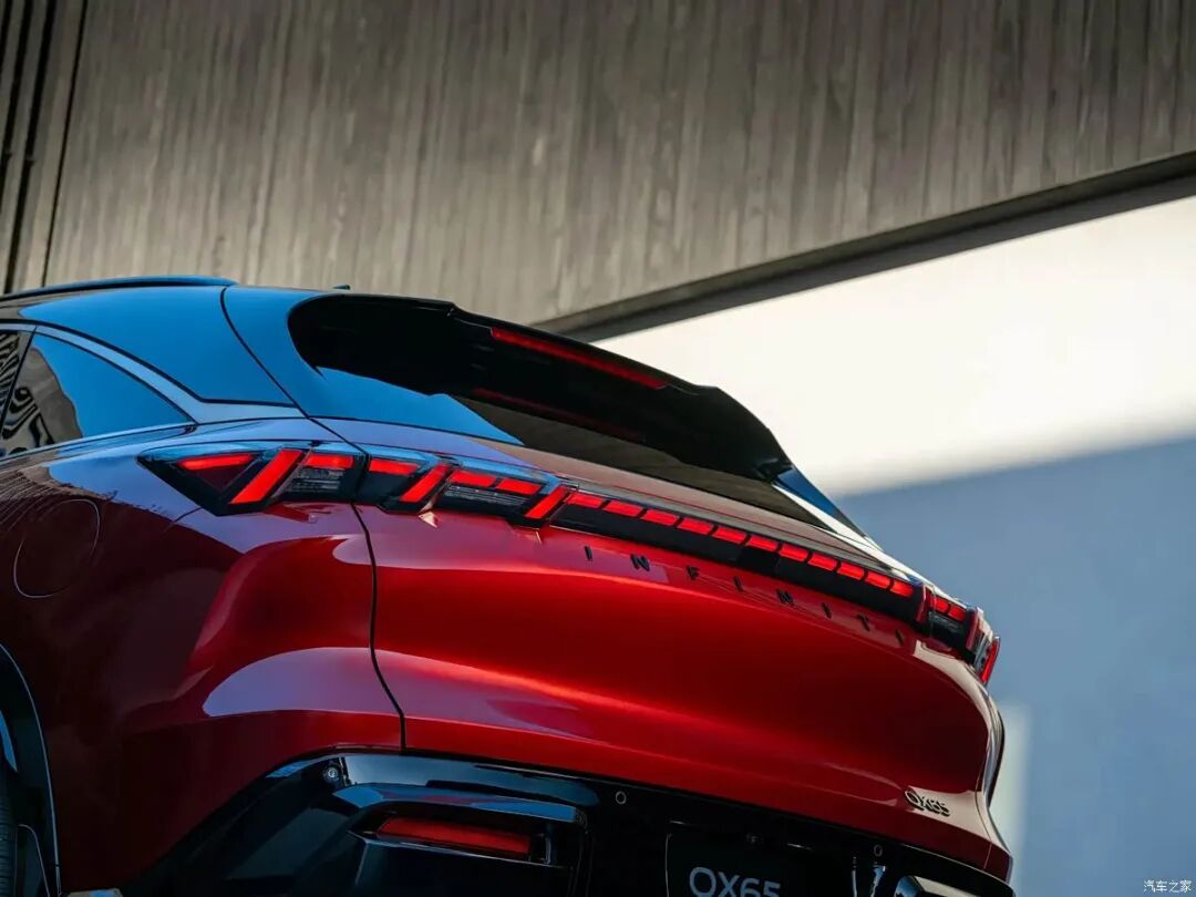 2.0T+9AT、四驱，黑化轿跑SUV太帅了！