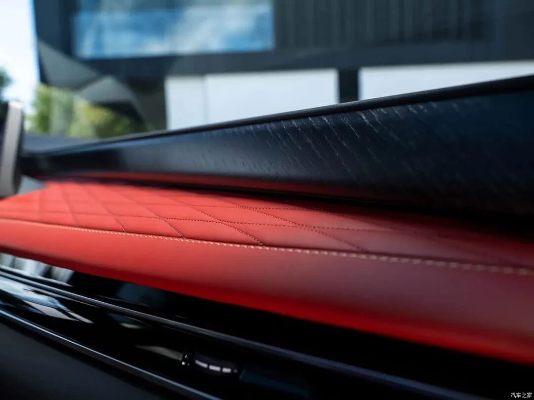 2.0T+9AT、四驱，黑化轿跑SUV太帅了！