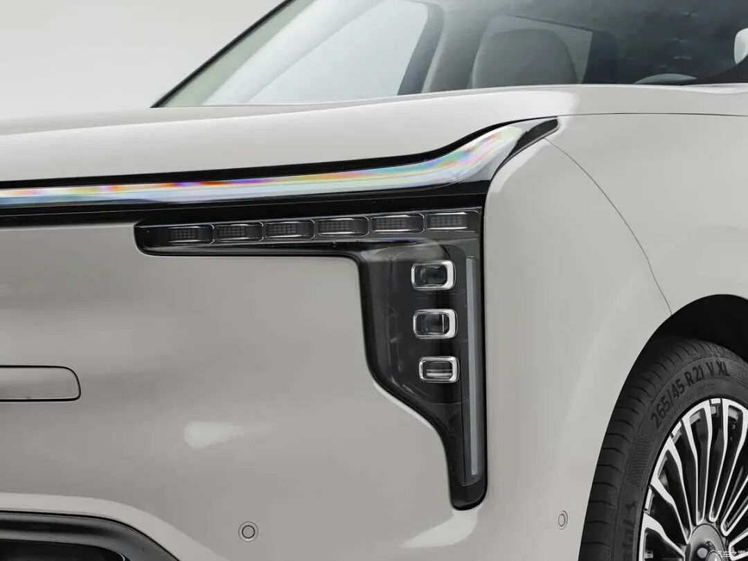 30万内天花板?线控四轮转向+空悬,零百加速4秒级,续航1605km,5座/6座可选!