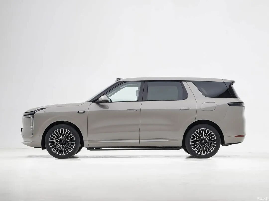 30万内天花板?线控四轮转向+空悬,零百加速4秒级,续航1605km,5座/6座可选!