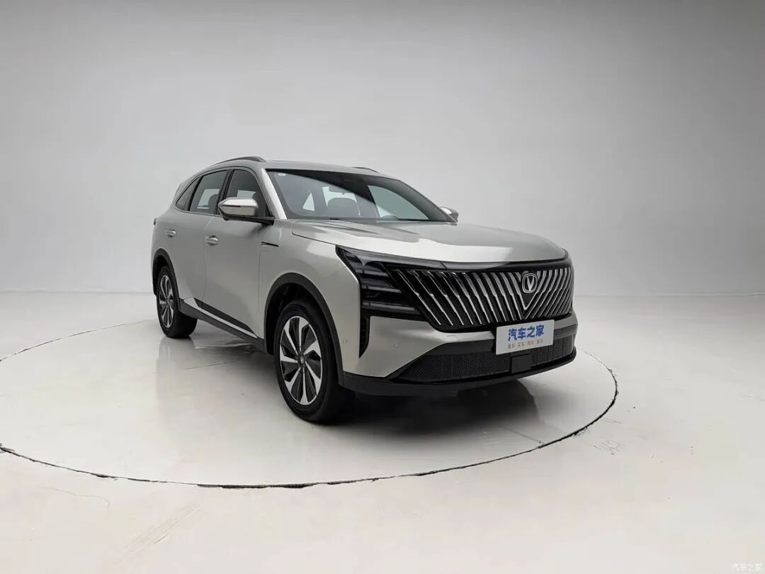 轴距2800mm,三联大屏,蓝鲸超擎混动技术,省油又省钱!网友:就等价格了!