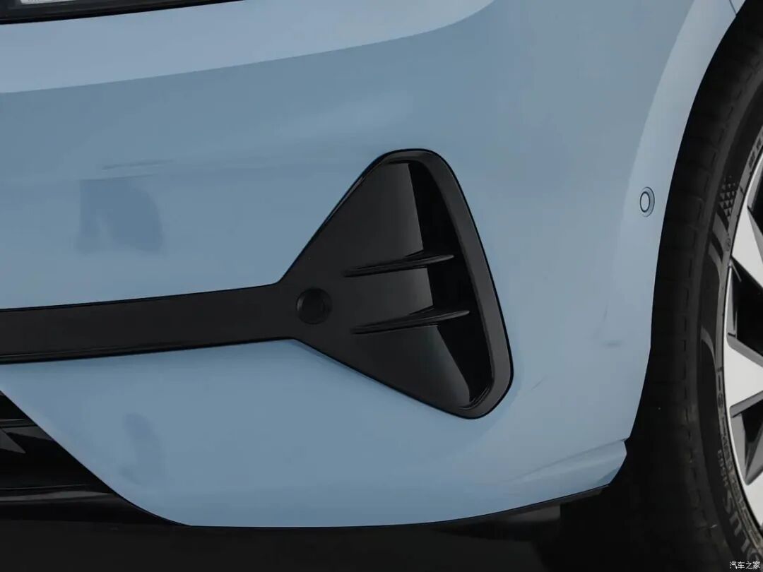 7.98万起买代步车！1.5L/1.5T两种动力，贯穿式尾灯，小鸭尾，选它还是选朗逸Pro/朗逸新锐？