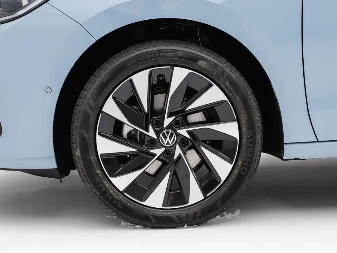 7.98万起买代步车！1.5L/1.5T两种动力，贯穿式尾灯，小鸭尾，选它还是选朗逸Pro/朗逸新锐？