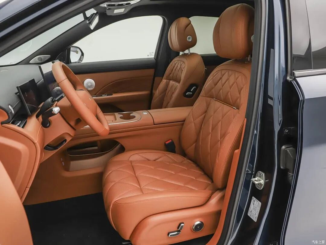 2.0T、400牛·米，双联巨屏，5座/7座可选！