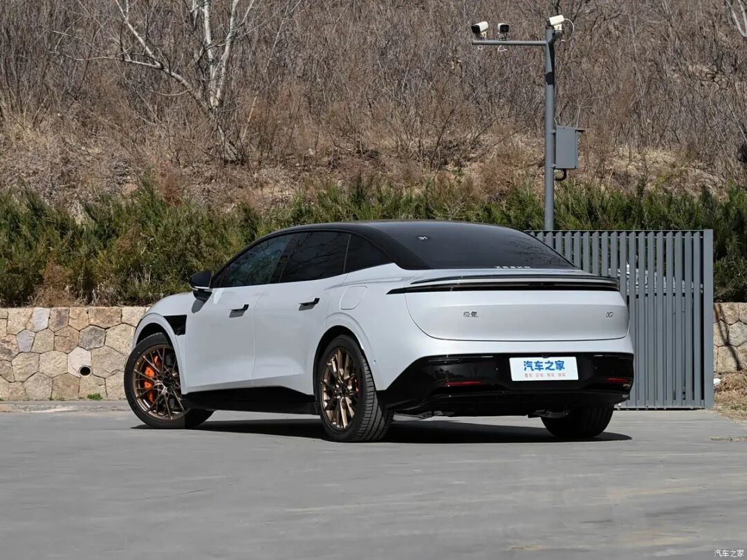 升级900V架构，FR-LINE性能套装，7种驾驶模式，8款车色，准备买车的看看它！