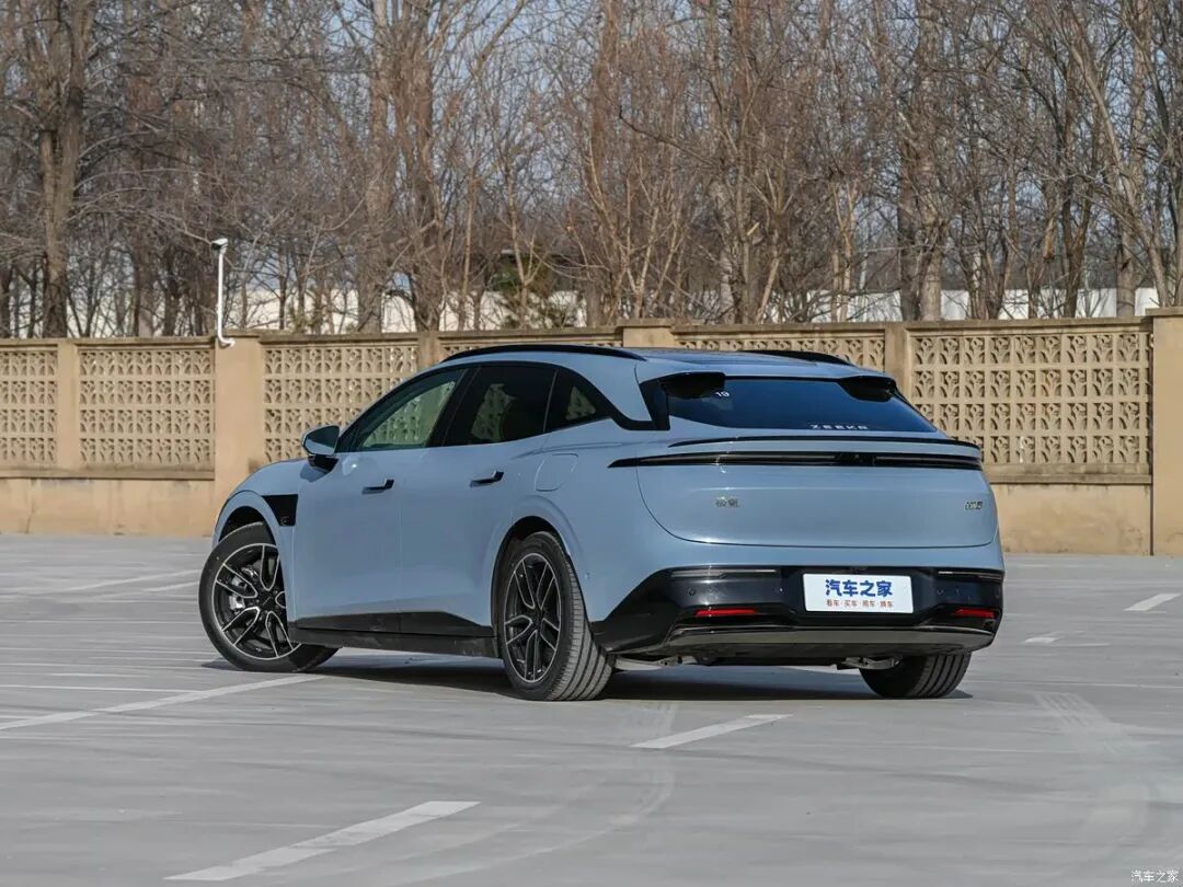 升级900V架构，FR-LINE性能套装，7种驾驶模式，8款车色，准备买车的看看它！