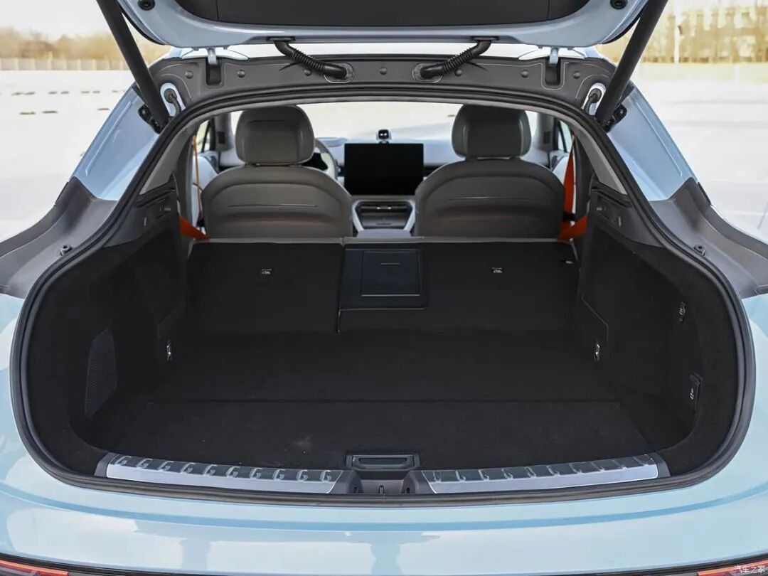 升级900V架构，FR-LINE性能套装，7种驾驶模式，8款车色，准备买车的看看它！