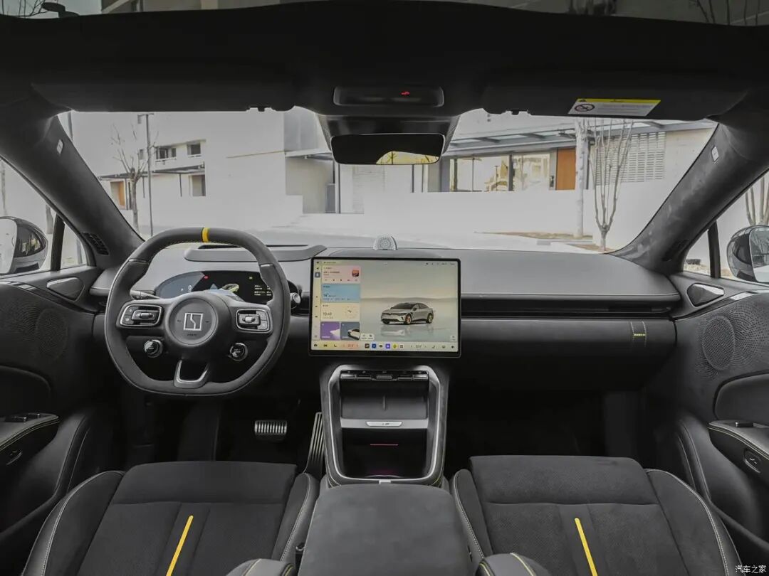 升级900V架构，FR-LINE性能套装，7种驾驶模式，8款车色，准备买车的看看它！