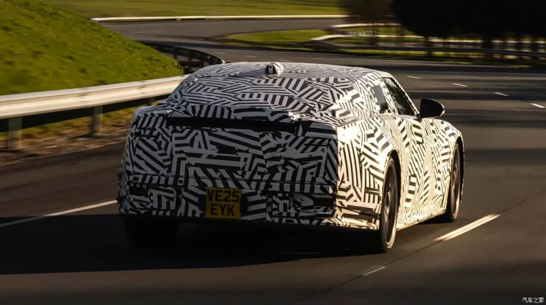 三电机+四轮驱动，1000马力，23英寸大轮圈，这车气场绝了！