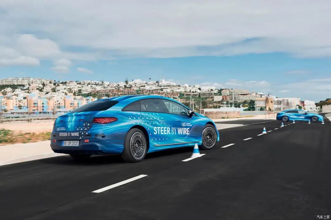 半辐方向盘+线控转向技术，这奔驰我真想试试！