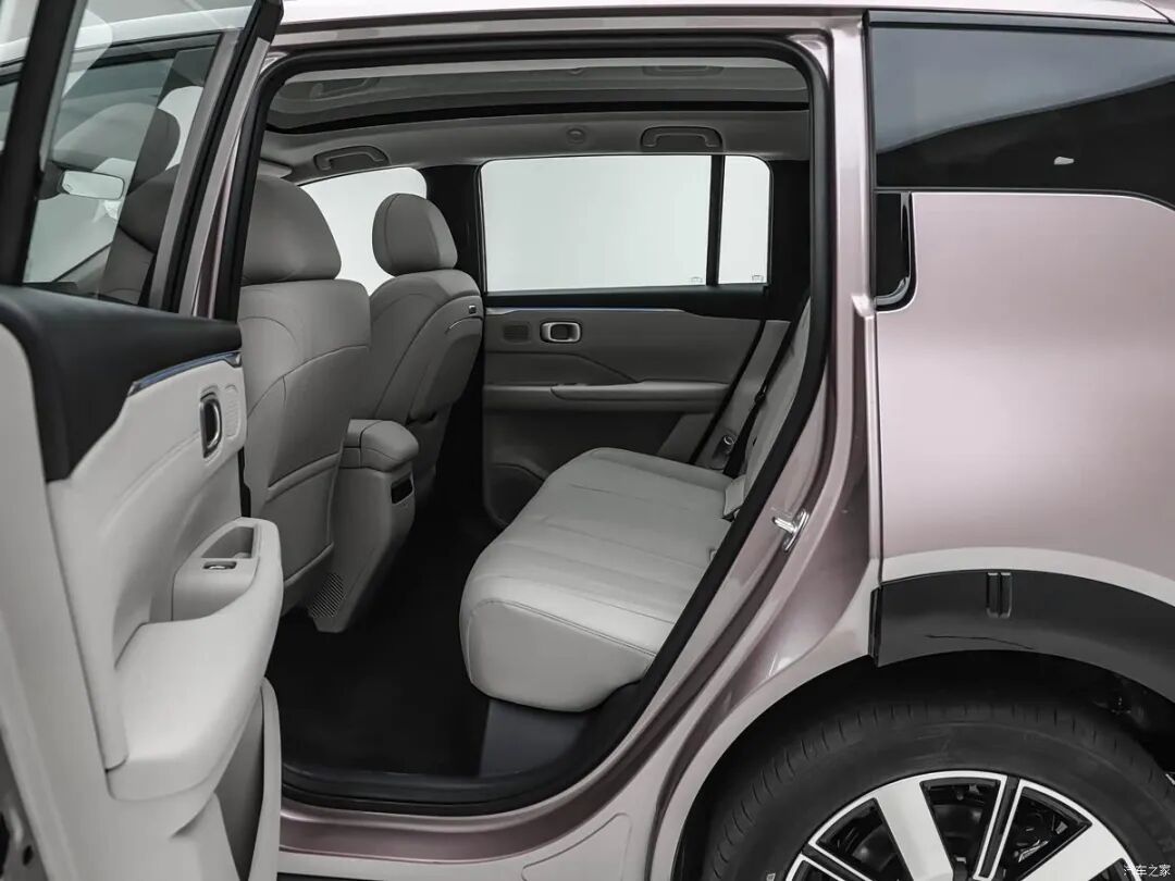 激光雷达，副驾零重力座椅，15.6英寸大屏，坐等新车！