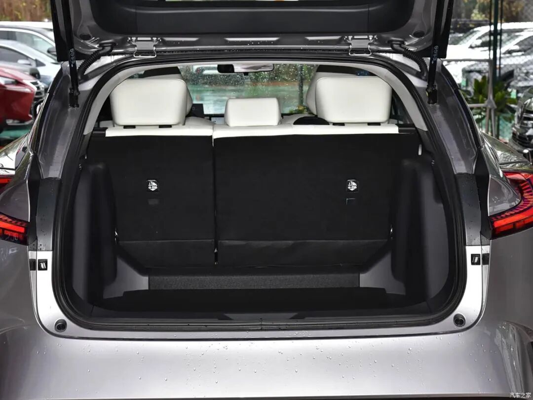 激光雷达，轿跑设计，256色氛围灯，10.38万起就入手中型SUV！