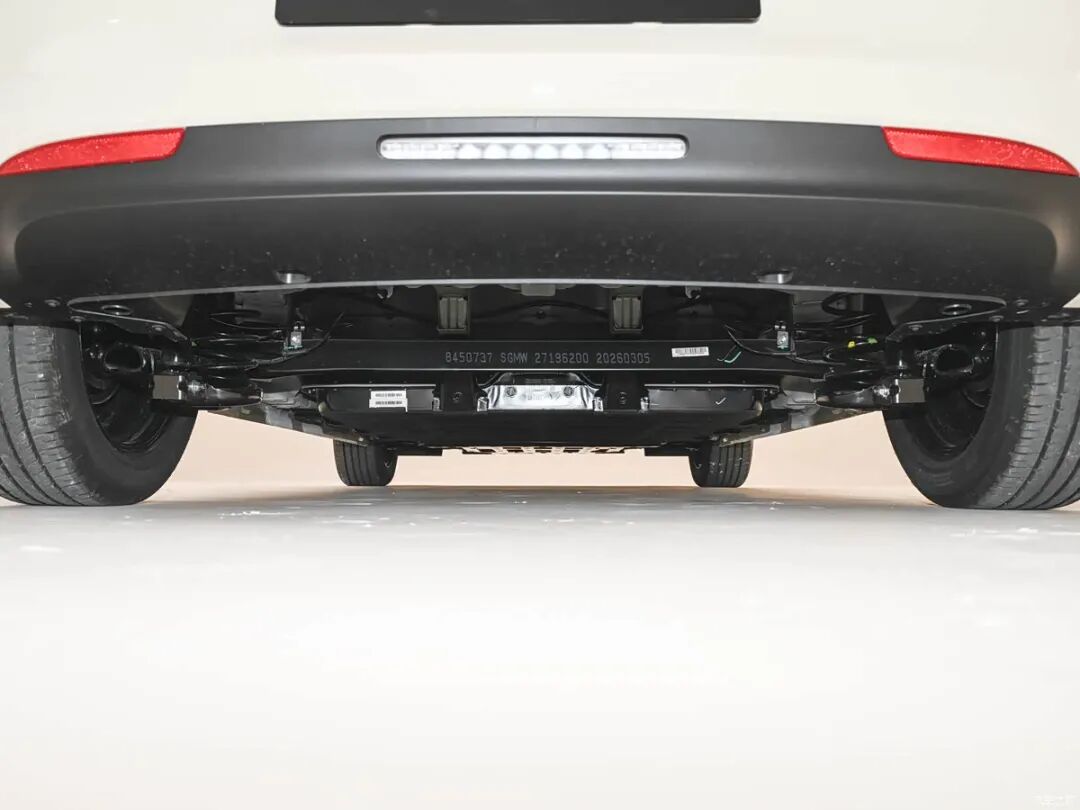 续航403公里，五门五座，买代步车的等等这辆！