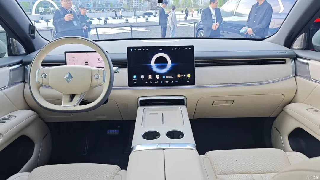 1.5T、620N·m，大六座SUV，配华为“全家桶” ，选它还是银河M9？