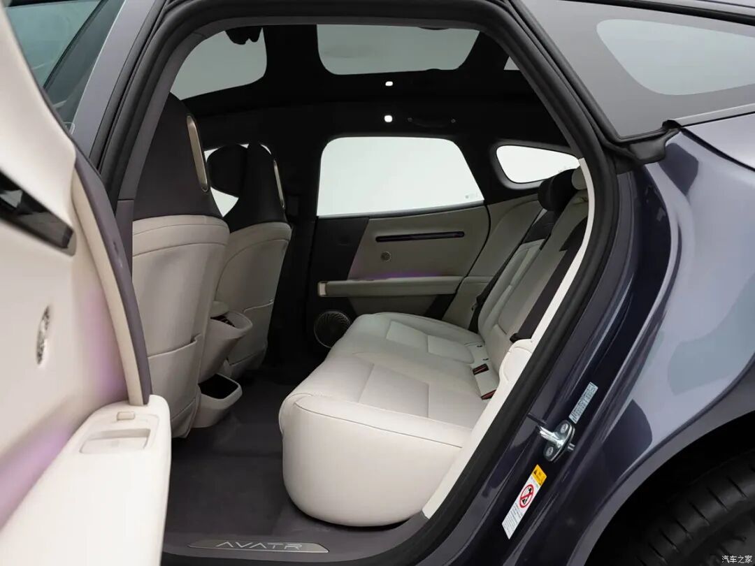 续航1250km，高颜值+高智能+双动力，6种车身颜色可选，后排座椅加热/通风/按摩都有！