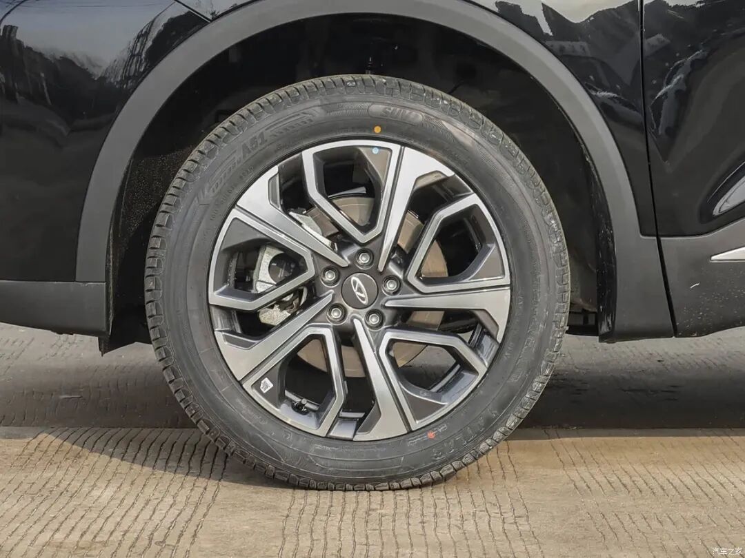 1.5T+CVT，230牛·米，24.6英寸大屏，6.99万起，选代步车别错过它！