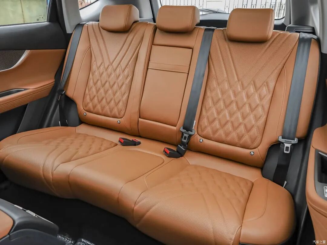 1.5T+CVT，230牛·米，24.6英寸大屏，6.99万起，选代步车别错过它！