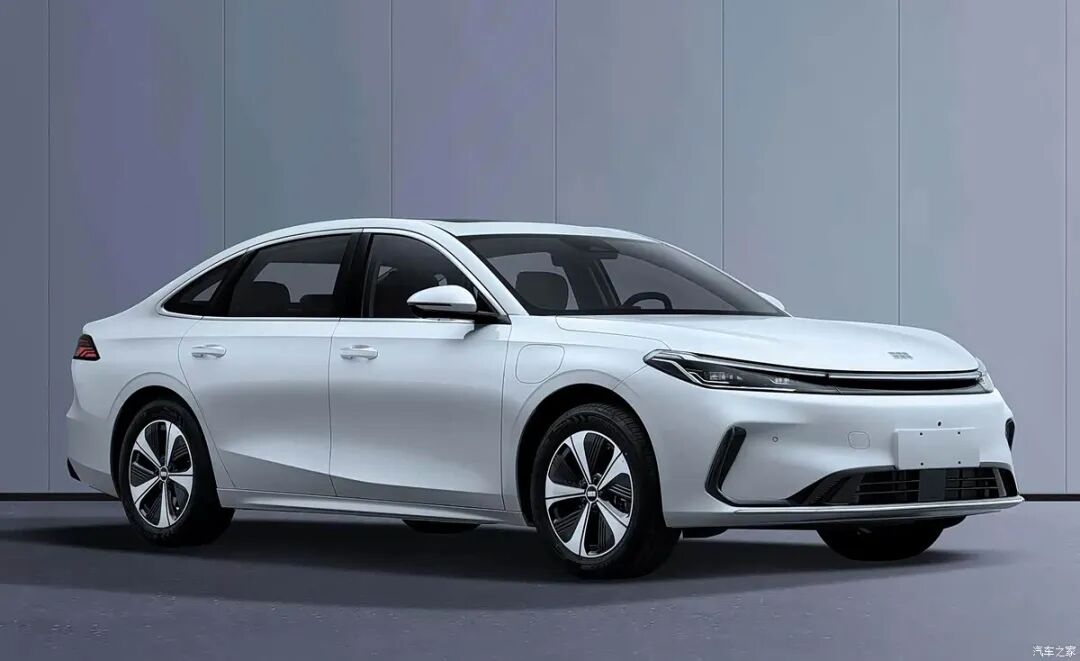 10万块入手中型车，车长超4.9米，470/550km双续航可选！