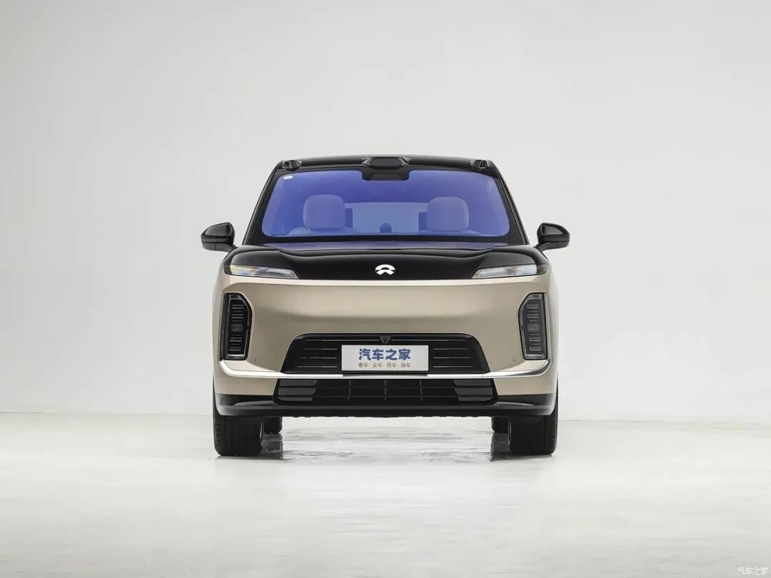 4.3秒破百，700牛·米，车长超5米3，2+2+2大六座，Nappa真皮，23英寸轮圈，行政级体验真心大气！