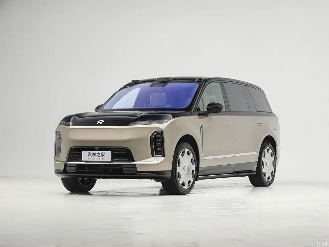 4.3秒破百，700牛·米，车长超5米3，2+2+2大六座，Nappa真皮，23英寸轮圈，行政级体验真心大气！