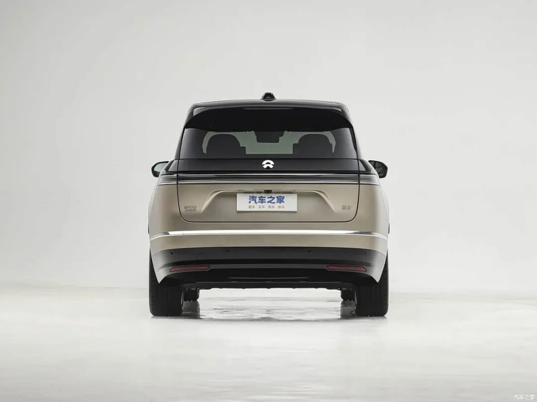 4.3秒破百，700牛·米，车长超5米3，2+2+2大六座，Nappa真皮，23英寸轮圈，行政级体验真心大气！