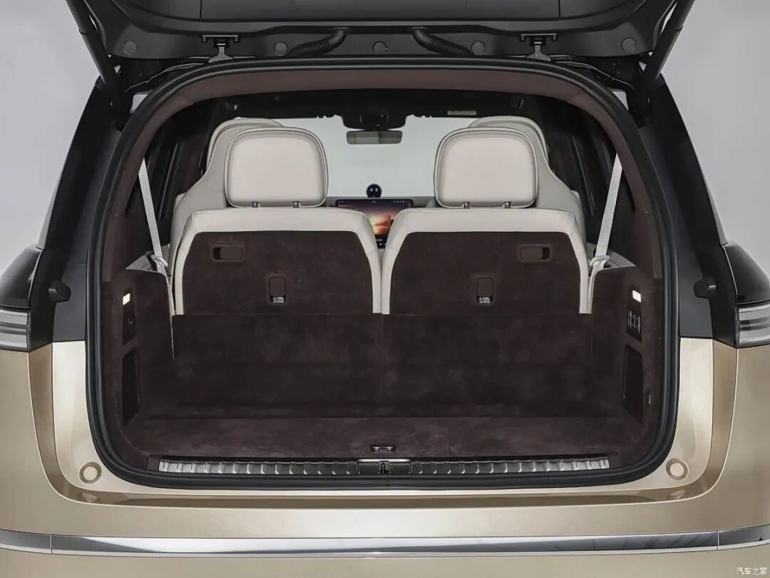 4.3秒破百，700牛·米，车长超5米3，2+2+2大六座，Nappa真皮，23英寸轮圈，行政级体验真心大气！