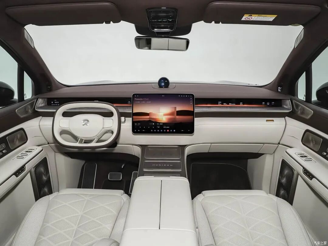 4.3秒破百，700牛·米，车长超5米3，2+2+2大六座，Nappa真皮，23英寸轮圈，行政级体验真心大气！