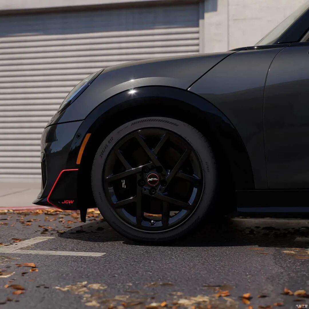 黑红撞色，17英寸黑色轮圈，JCW专属运动套件，玩个性还得是它！