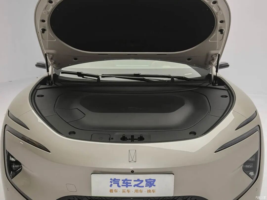 新增三电机，标配896线激光雷达，大溜背GT轿跑造型，29.39万起选它还是选奔驰宝马？