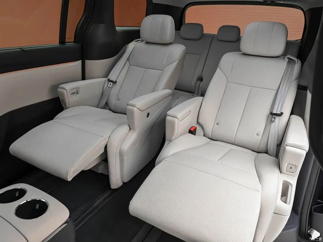 续航1330km，直瀑式格栅，零重力座椅，百公里油耗6L级，全家出行看看它！