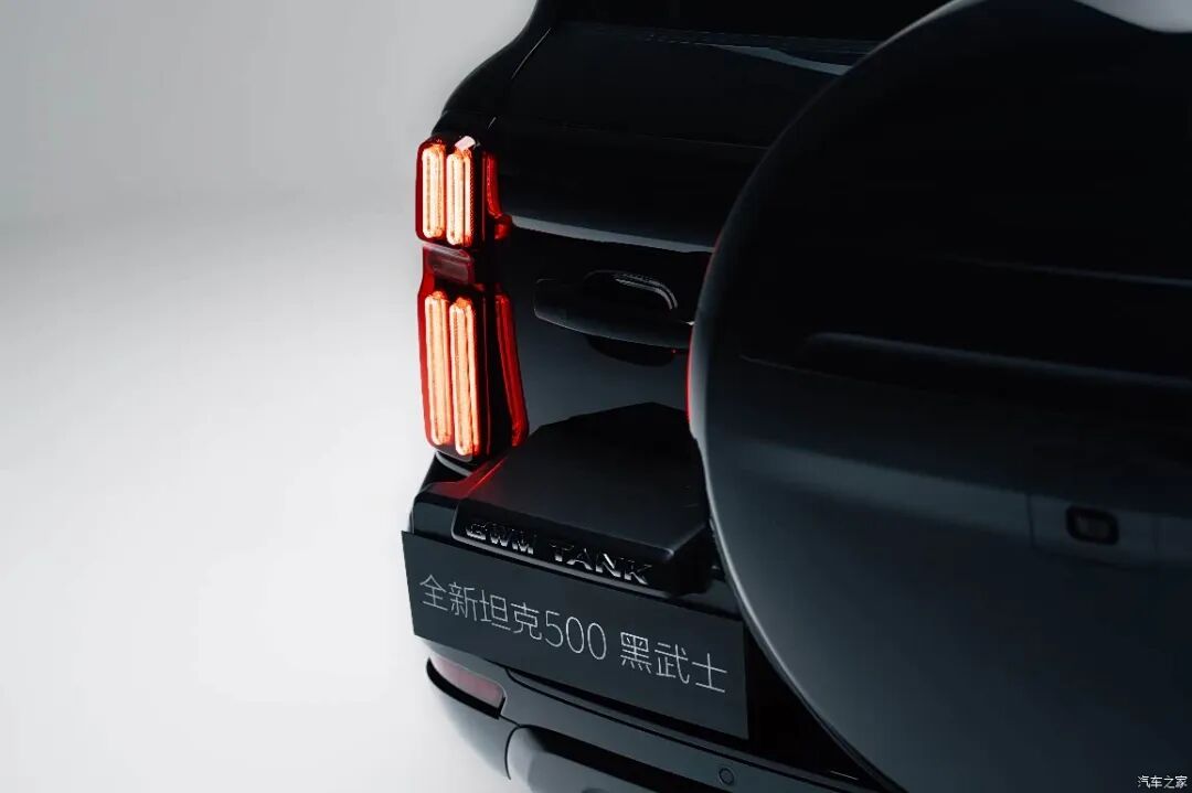 3.0T+48V轻混+9AT、500N·m，外黑内红，硬派越野黑武士来了！