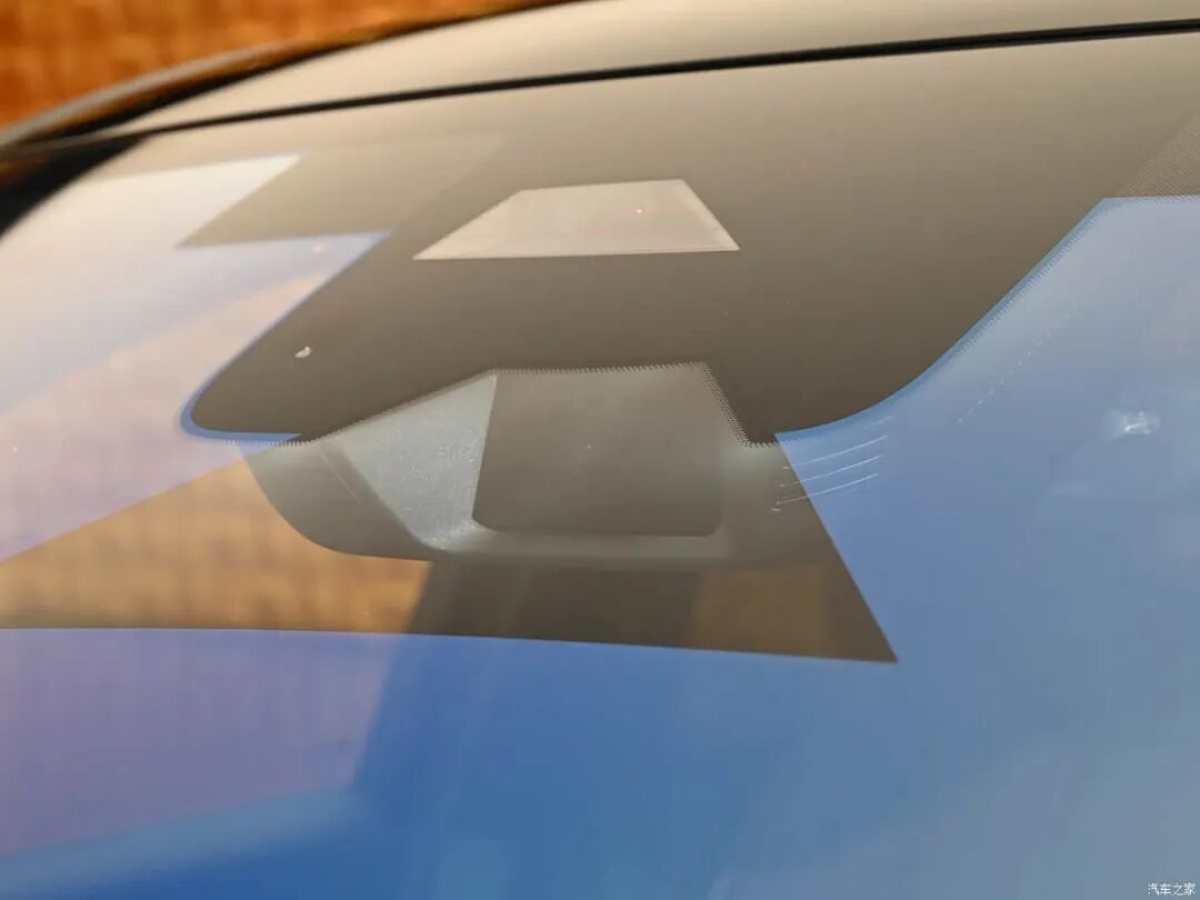 2+2+2大六座SUV，环抱式座舱，33英寸曲面连屏，精致感满满！