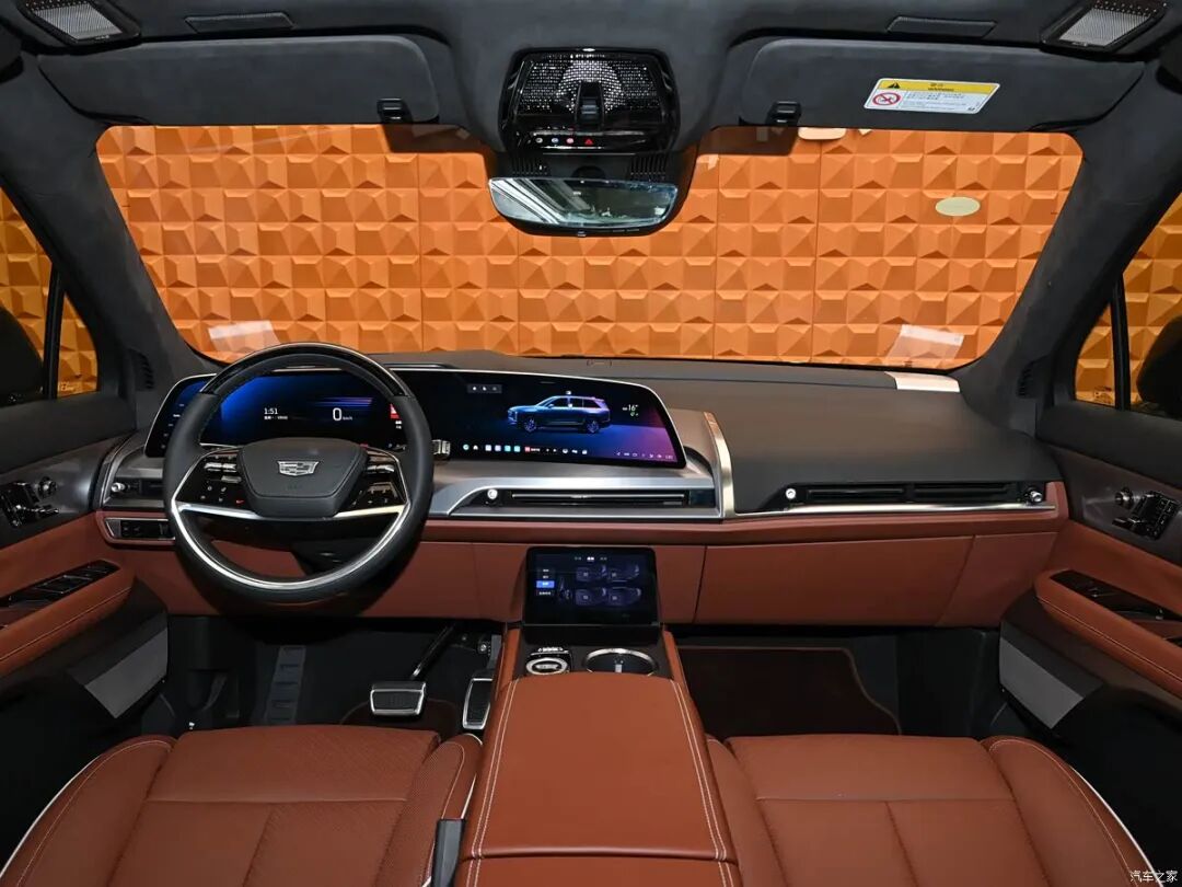 2+2+2大六座SUV，环抱式座舱，33英寸曲面连屏，精致感满满！