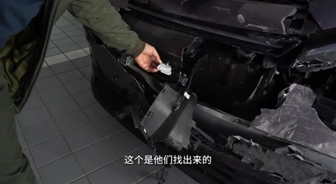 车头撞毁 安全气囊为何没弹出？