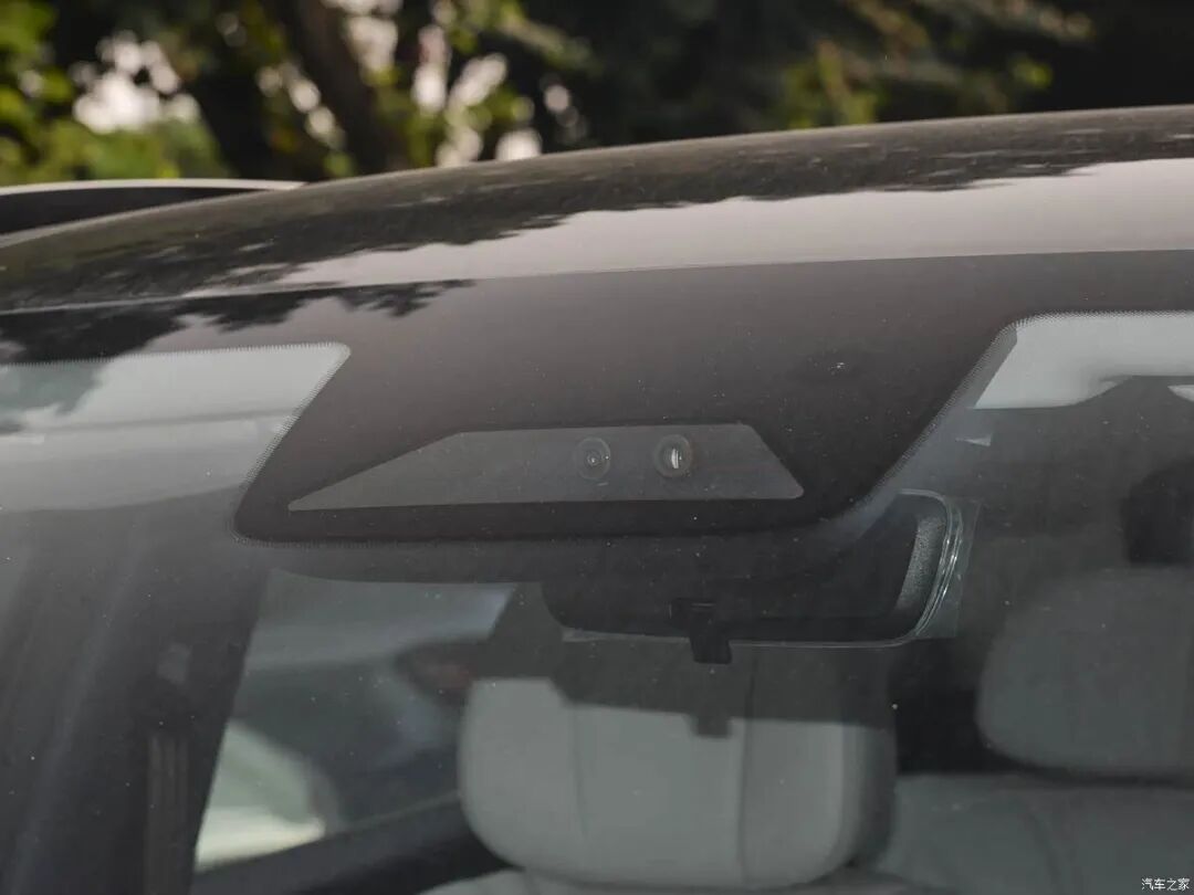 12.99万起！中型SUV杀入12万级市场？256色氛围灯、全景天幕，续航2000km！