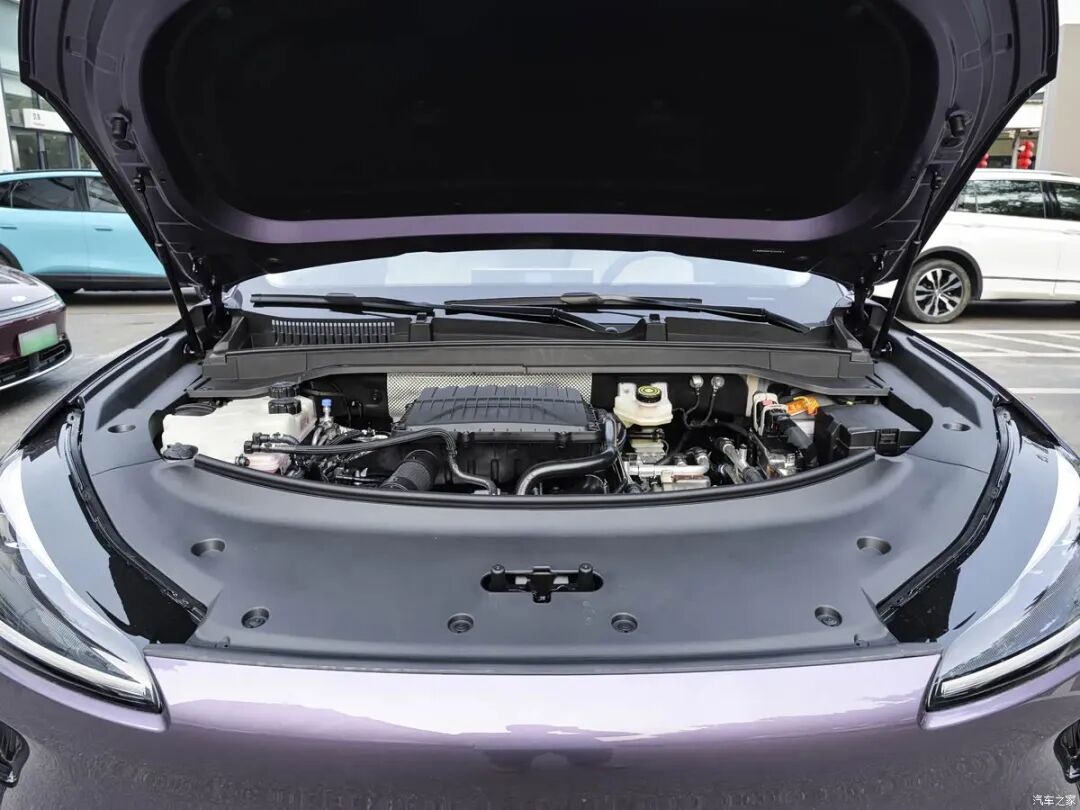 12.99万起！中型SUV杀入12万级市场？256色氛围灯、全景天幕，续航2000km！