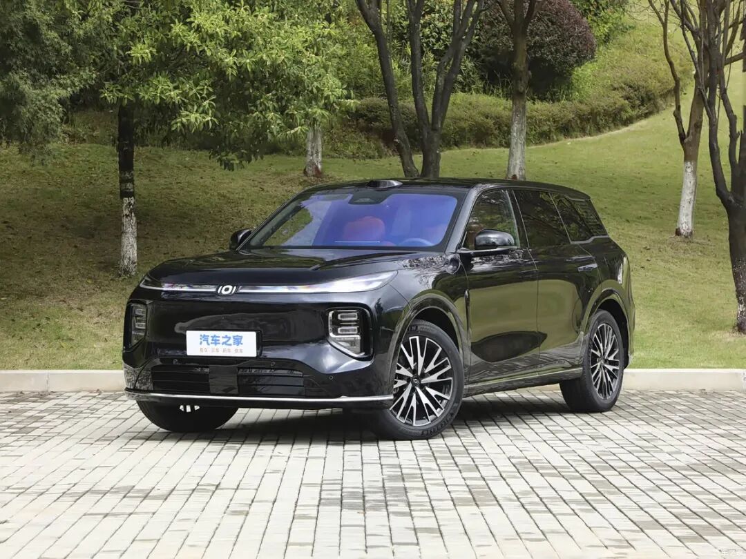 12.99万起！中型SUV杀入12万级市场？256色氛围灯、全景天幕，续航2000km！