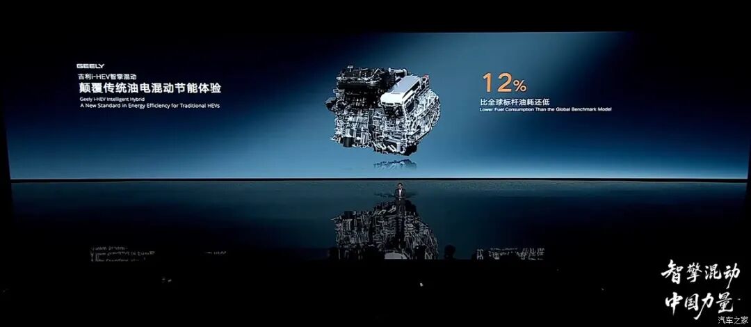 橙色内饰，双联屏，三幅式方向盘，这车百公里才不到5个油！